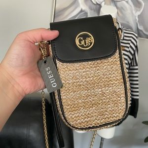 Guess phone bag (Cross body/Wristlet)